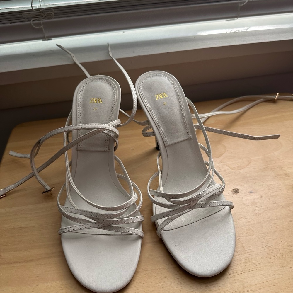 Zara White Strappy Sandals with Moderate Heel